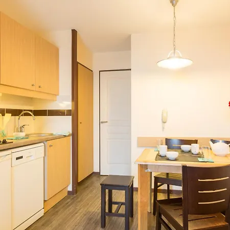 Sowell Residences Le Port Aparthotel 3*