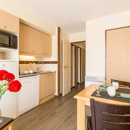 Sowell Residences Le Port 3* Трувиль-сюр-Мер