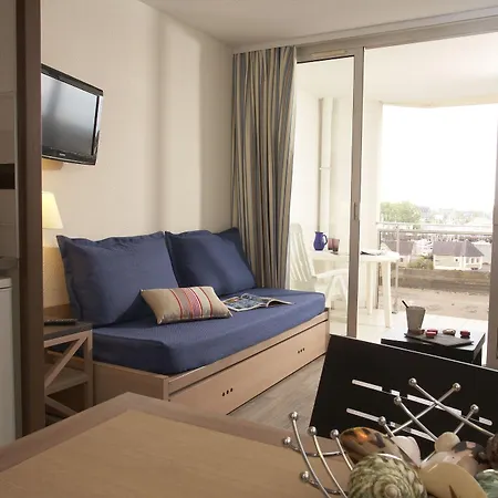 Sowell Residences Le Port 3*