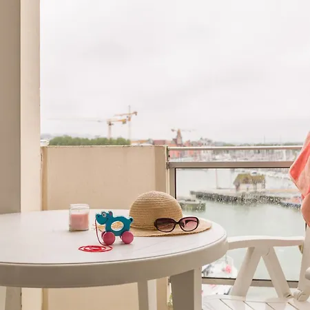 Sowell Residences Le Port Трувиль-сюр-Мер