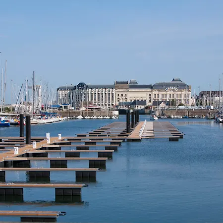 Sowell Residences Le Port 3*