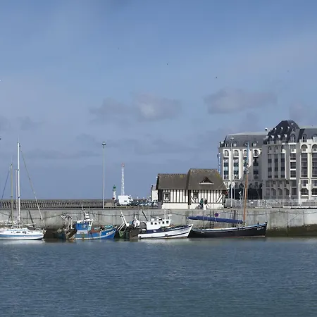 מלון דירות Sowell Residences Le Port טרוביל-סור-מאר