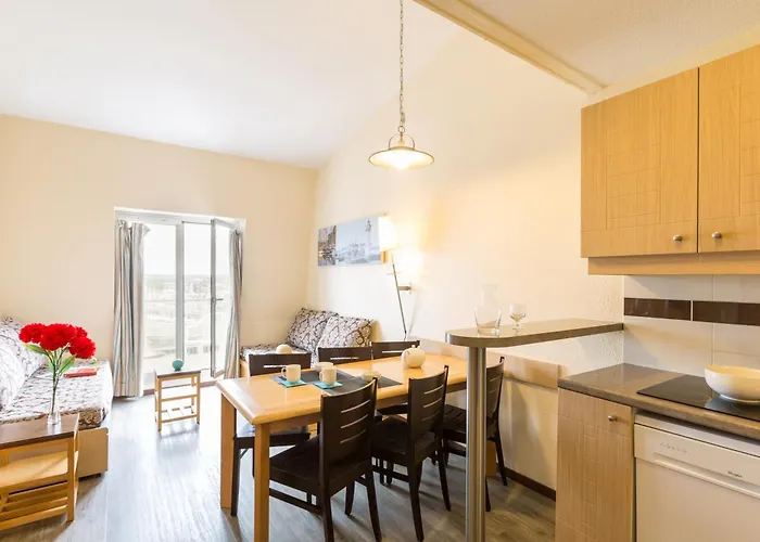 Sowell Residences Le Port تروفيي سور مير