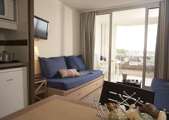 Sowell Residences Le Port 3*