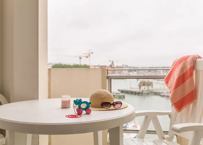 Sowell Residences Le Port تروفيي سور مير