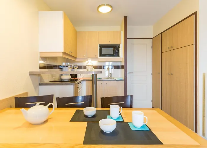 Sowell Residences Le Port Апарт-отель Трувиль-сюр-Мер