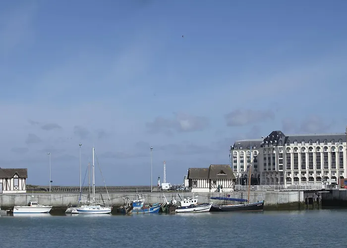 Sowell Residences Le Port Апарт-отель 3*